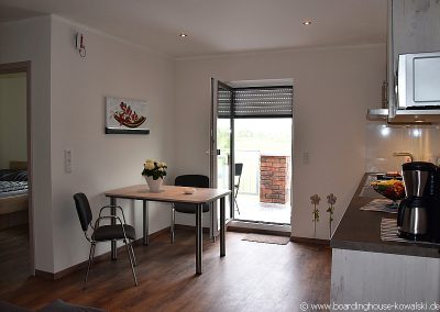 Küche mit Balkonterasse Boardinghouse Kowalski www.boardinghouse-kowalski.de Foto GrAbo