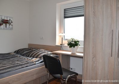 Schlafzimmer Singlewohnung Boardinghouse Ammerland www.boardinghouse-kowalski.de Foto GrAbo